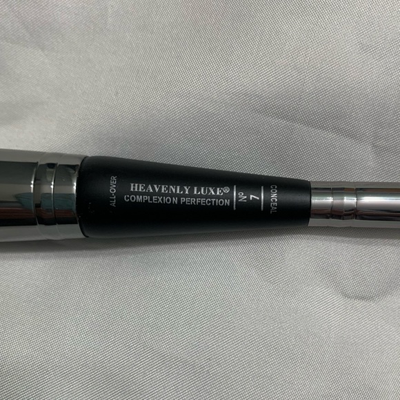 IT Cosmetics
Heavenly Luxe Makeup Brush #7 - Picture 4 of 8